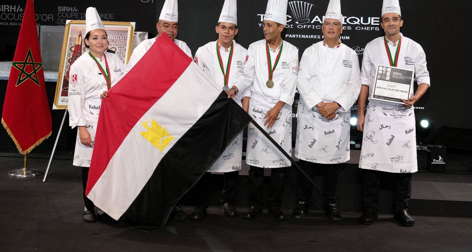 L'équipe d'Égypte recevant le Special Platter Prize, Bocuse d'Or Afrique 2024, Marrakech