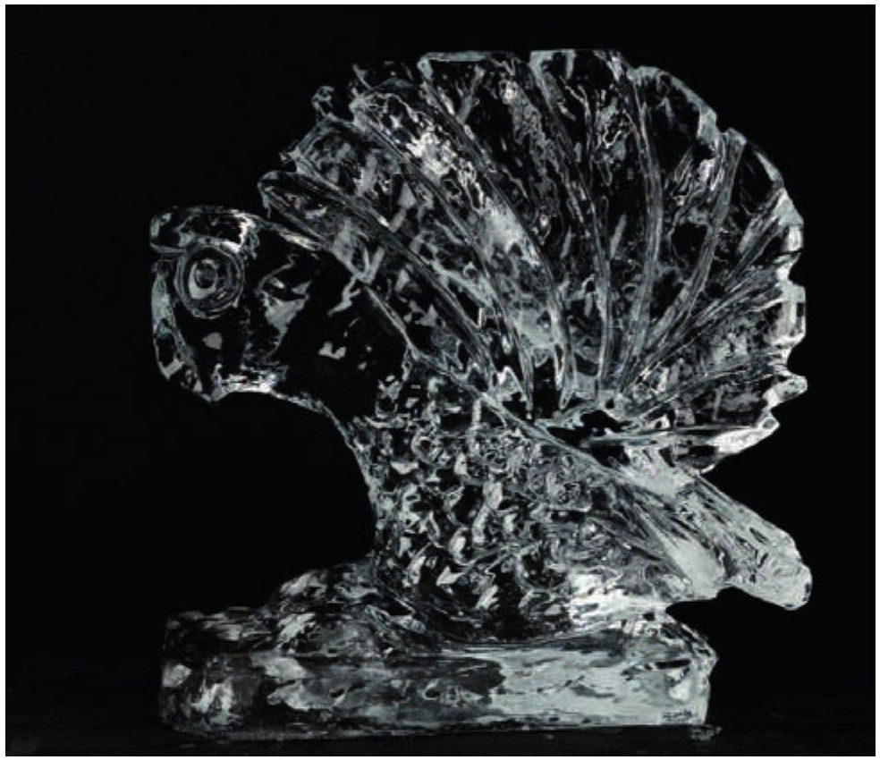 Pièce artistique sculptée sur glace